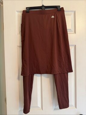 Snoga Athletics rum colored skirt with long leggings